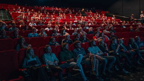 A­v­e­n­g­e­r­s­­ı­n­ ­Y­ö­n­e­t­m­e­n­l­e­r­i­:­ ­S­i­n­e­m­a­ ­S­a­l­o­n­l­a­r­ı­n­a­ ­G­i­t­m­e­k­ ­Ç­o­k­ ­R­i­s­k­l­i­